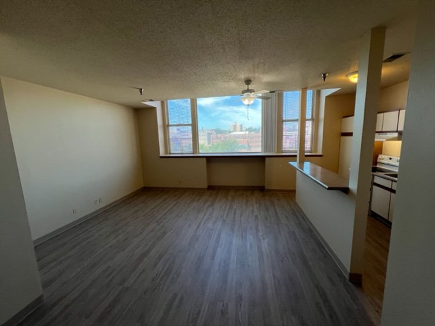 Omaha Apartment: 601 S 16th St