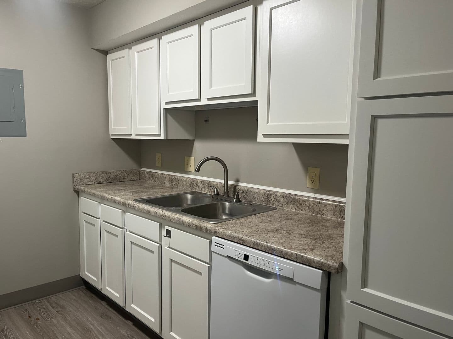 La Vista Apartment: 8500 Granville Parkway