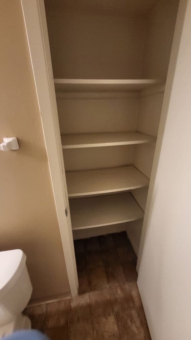La Vista Apartment: 8500 Granville Parkway