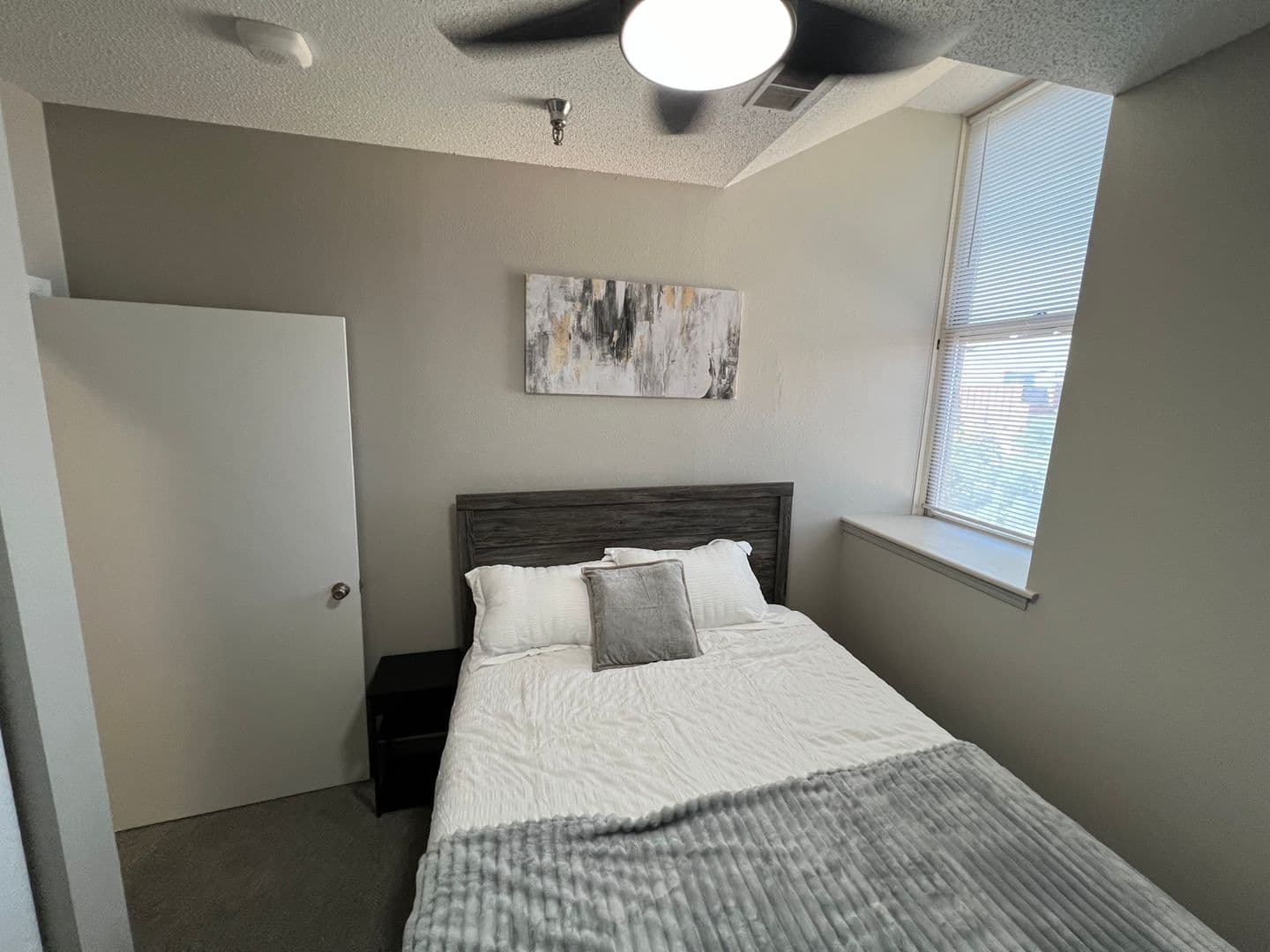 Omaha Apartment: 601 S 16th St