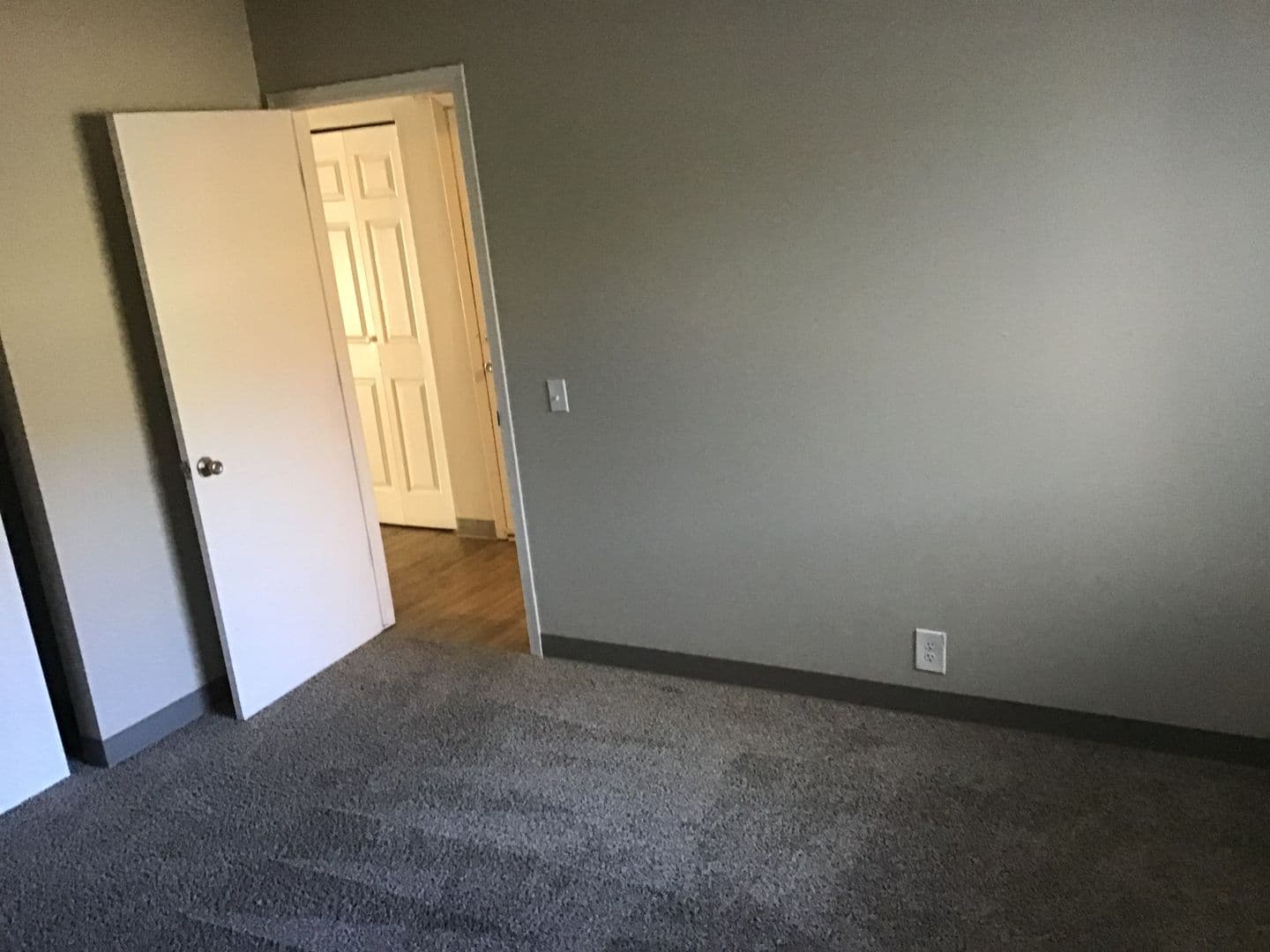 Omaha Apartment: 2563 Irving Court