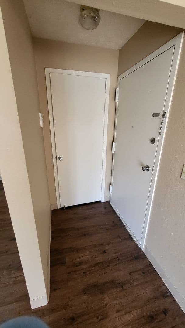 La Vista Apartment: 8500 Granville Parkway