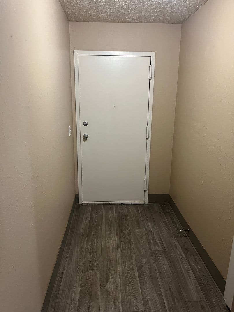 La Vista Apartment: 8500 Granville Parkway