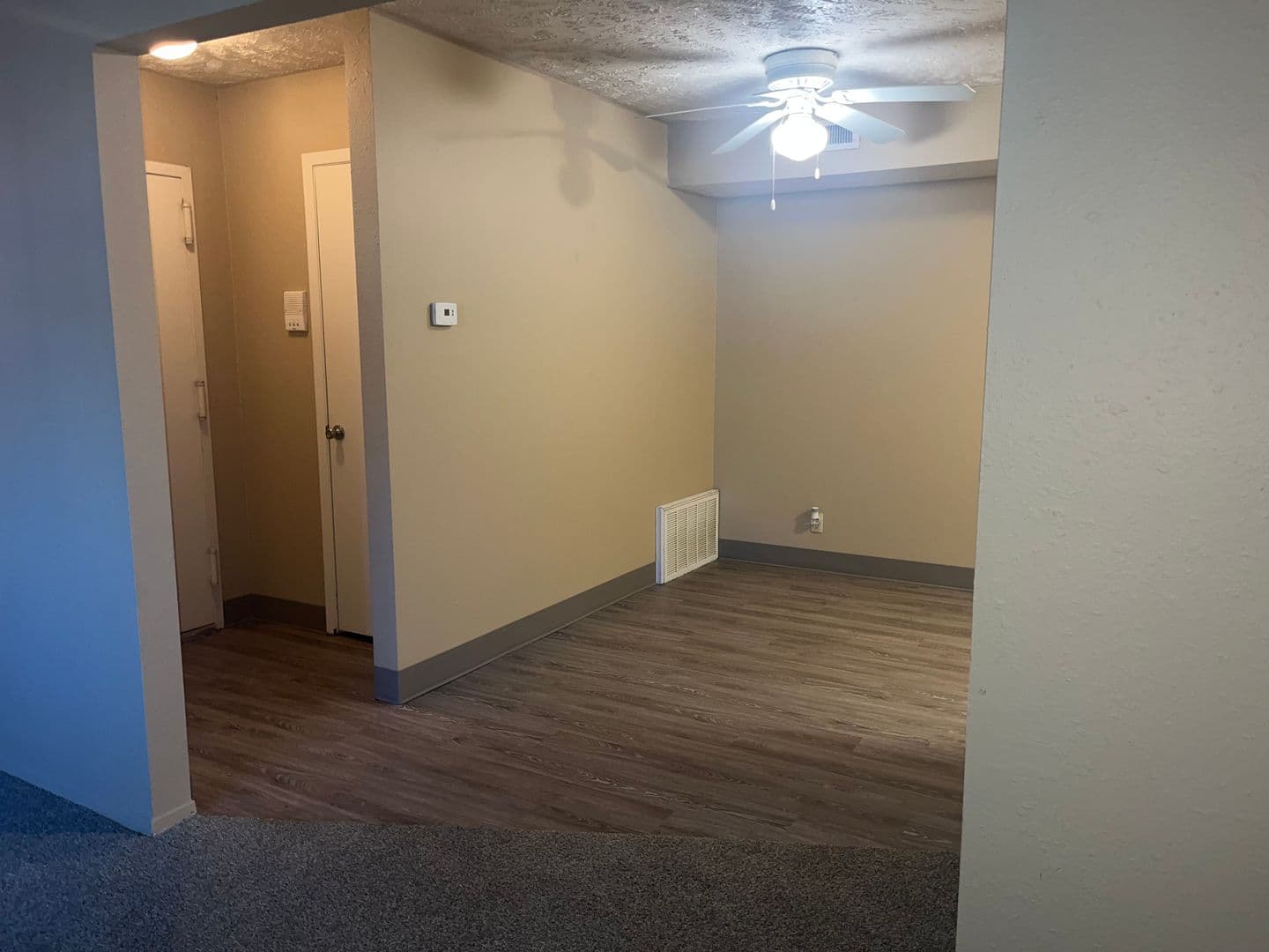 La Vista Apartment: 8500 Granville Parkway
