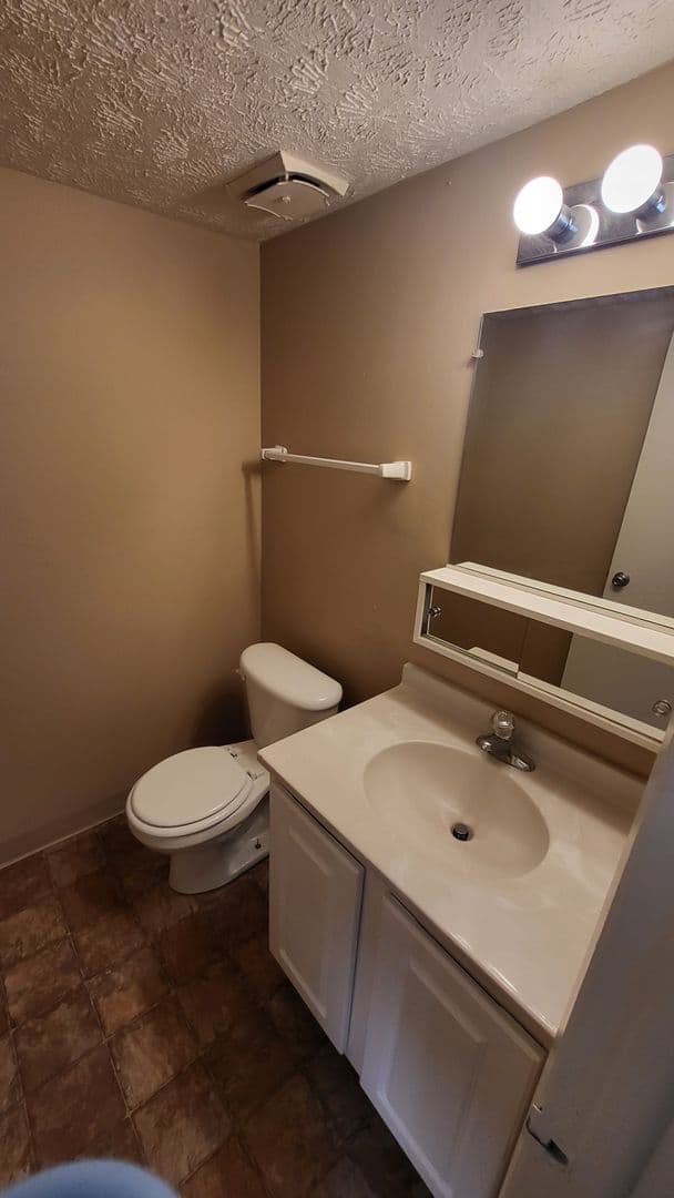 La Vista Apartment: 8500 Granville Parkway