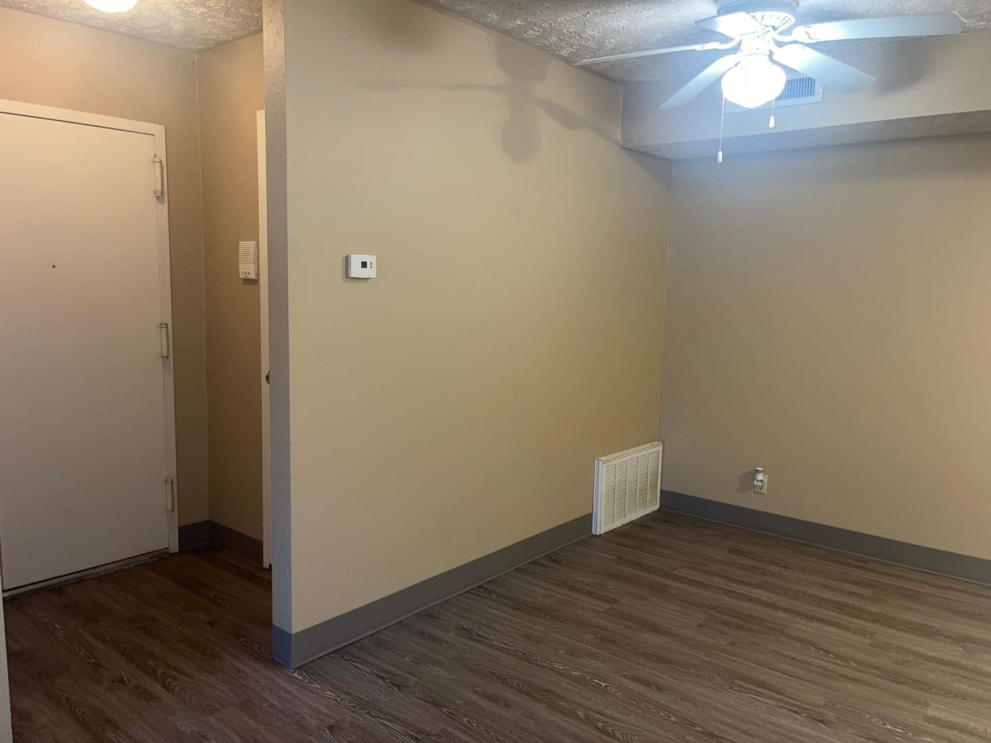 La Vista Apartment: 8500 Granville Parkway