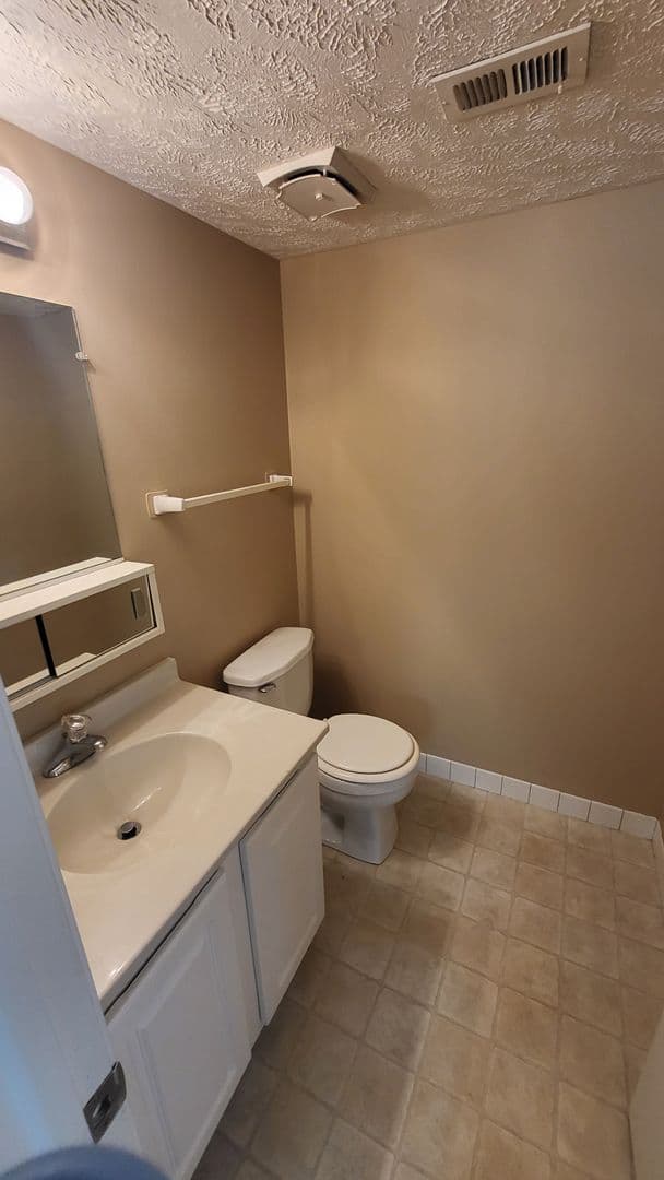La Vista Apartment: 8500 Granville Parkway