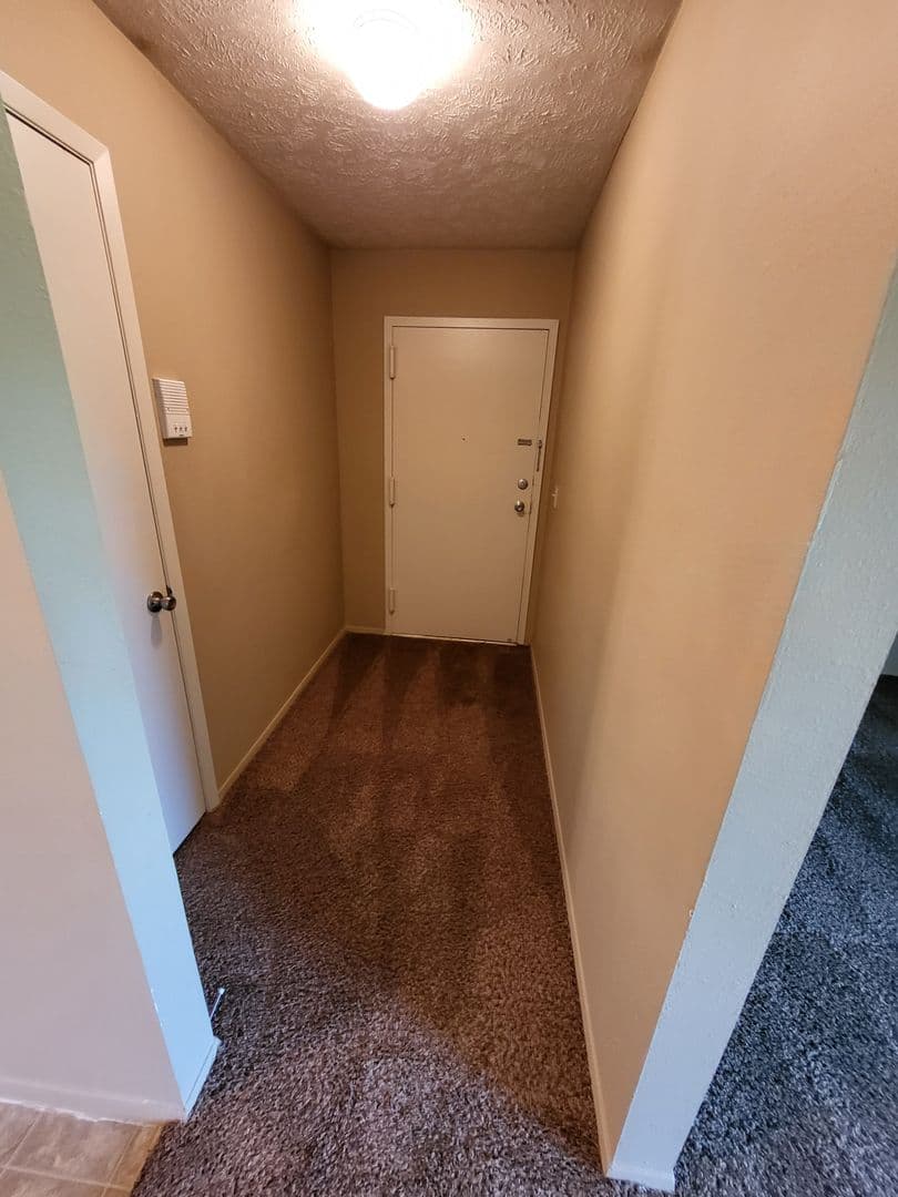 La Vista Apartment: 8500 Granville Parkway