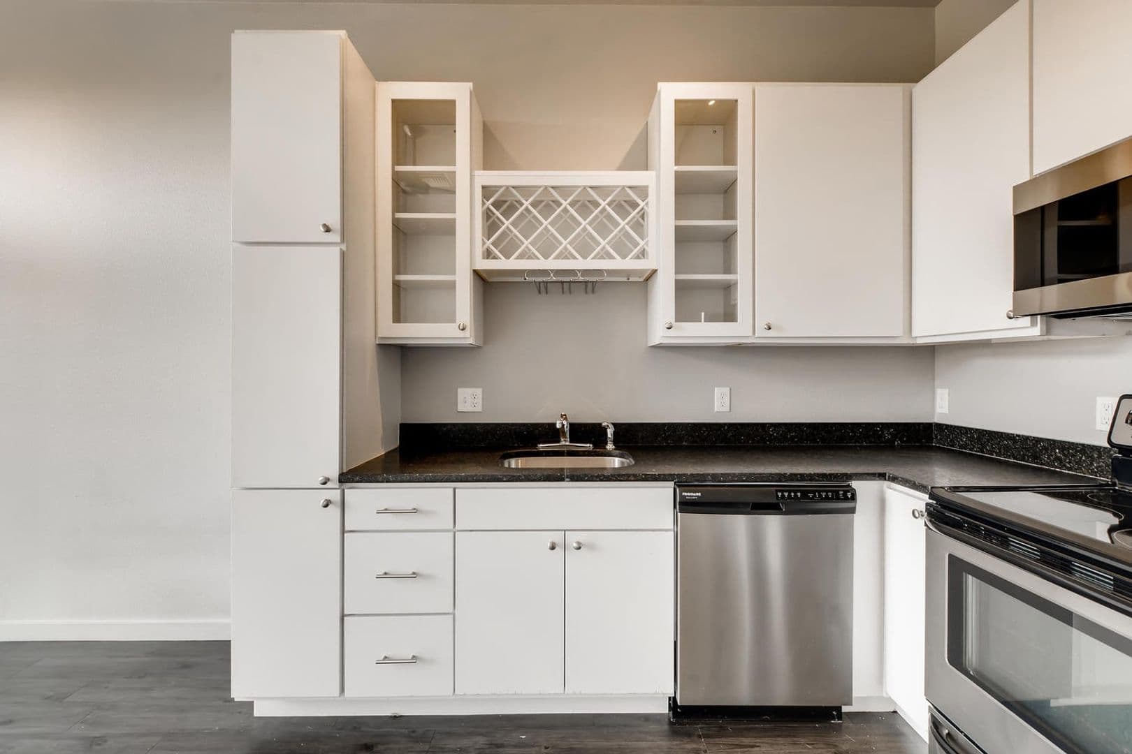 Denver Apartment: 999 S Logan St.