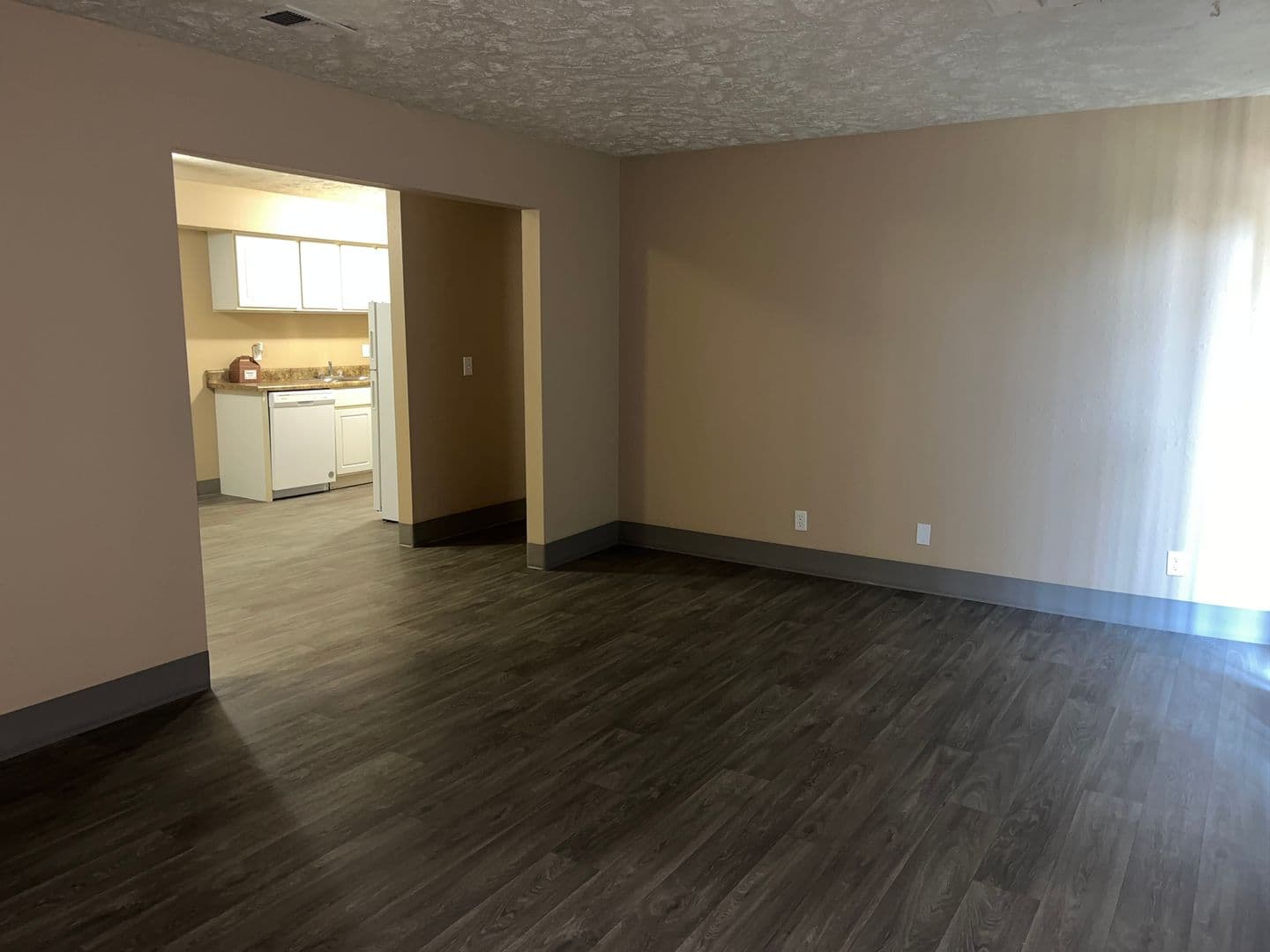 La Vista Apartment: 8500 Granville Parkway
