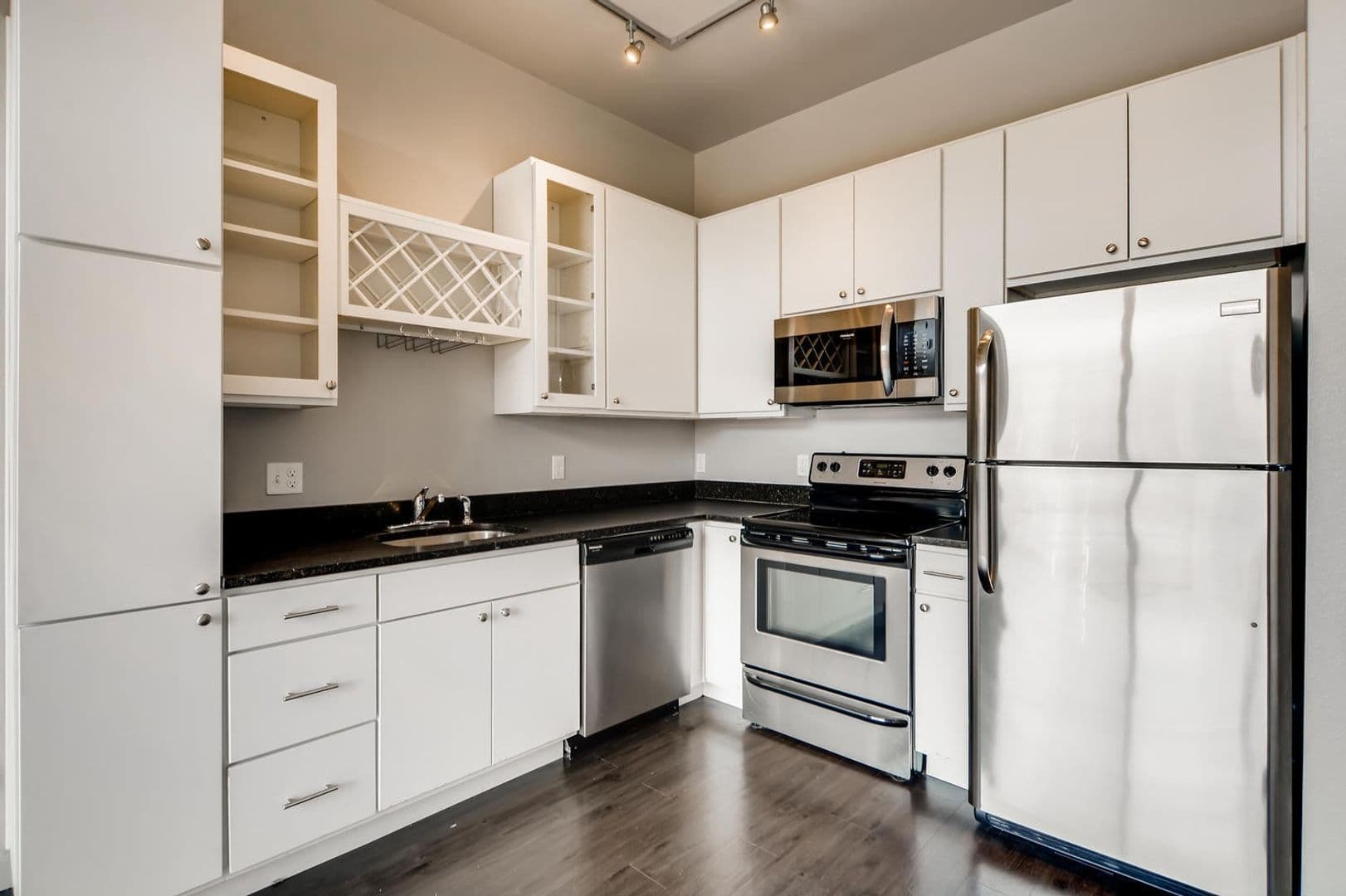 Denver Apartment: 999 S Logan St.