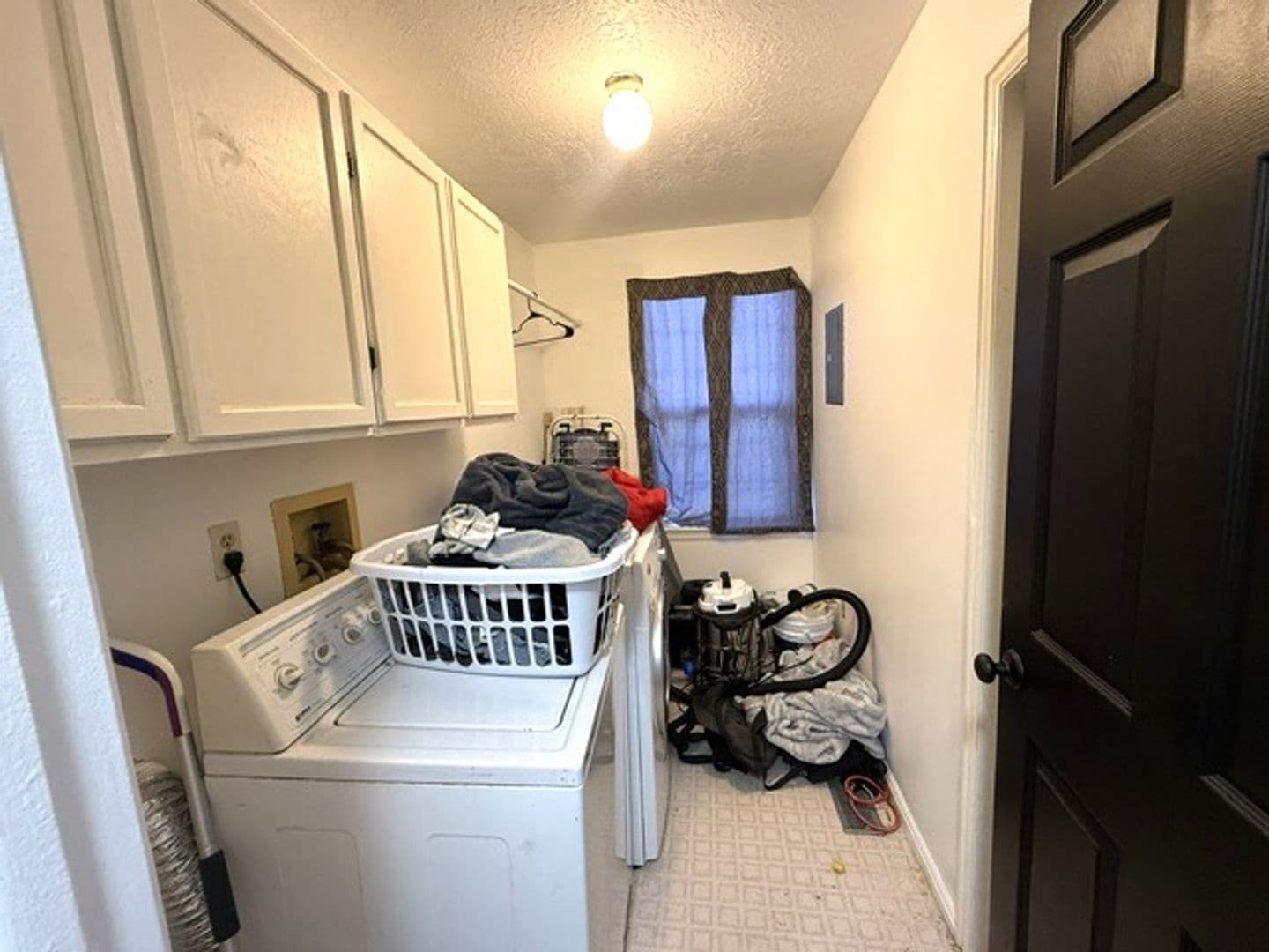 Elko House: 1385 Suncrest Court