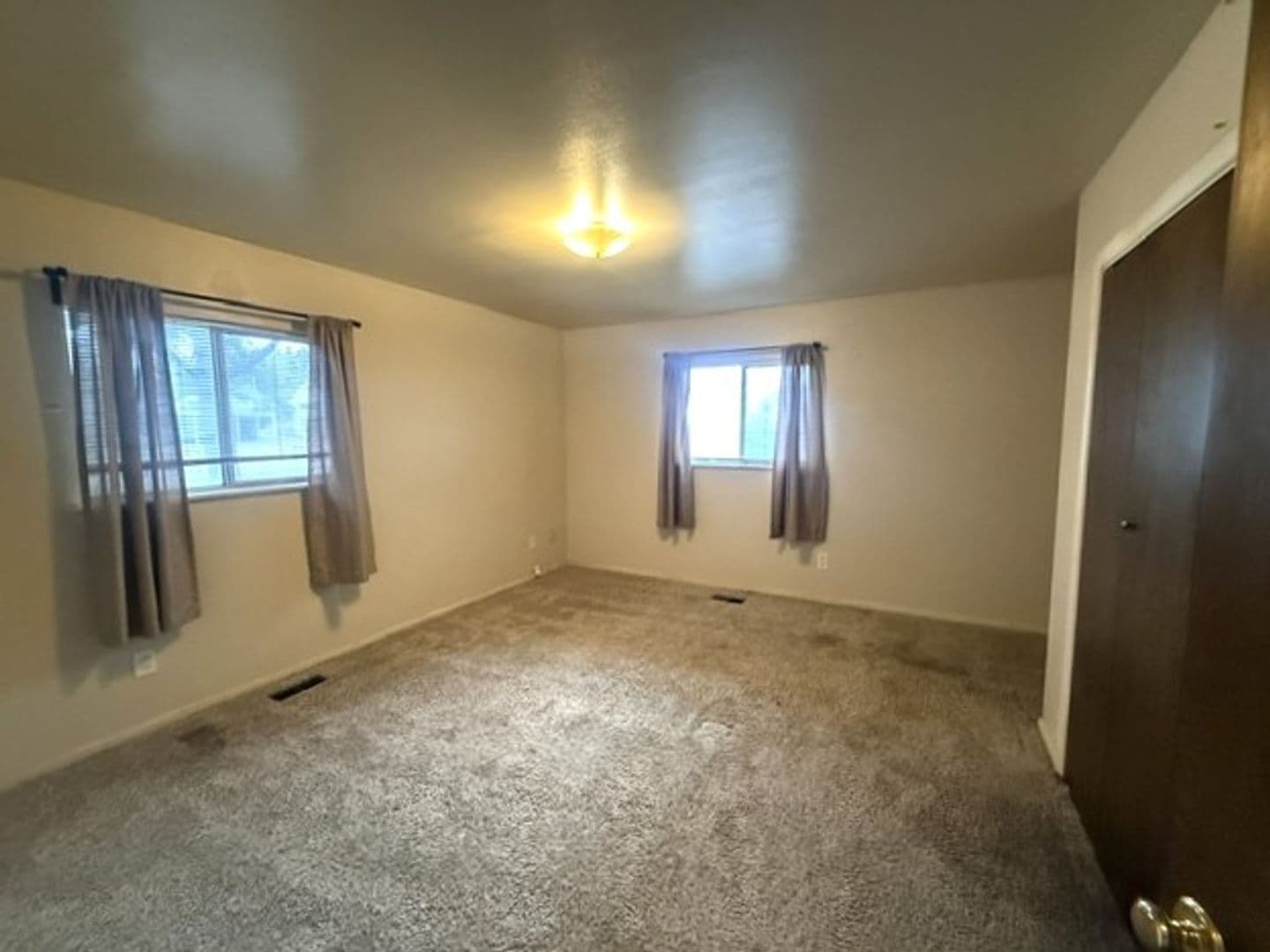 Elko Apartment: Fir Street