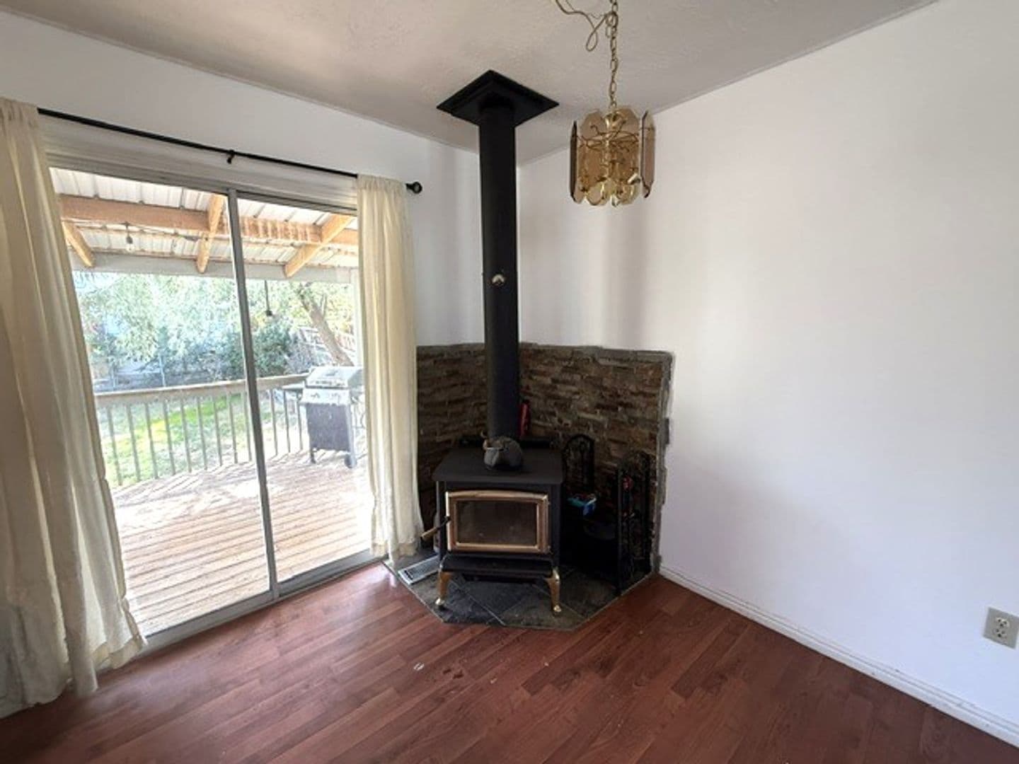 Elko House: 1385 Suncrest Court