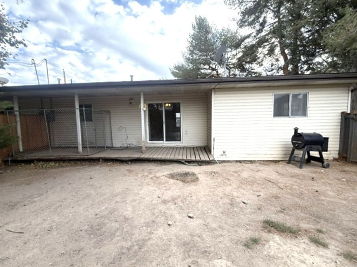 Elko Apartment: Fir Street
