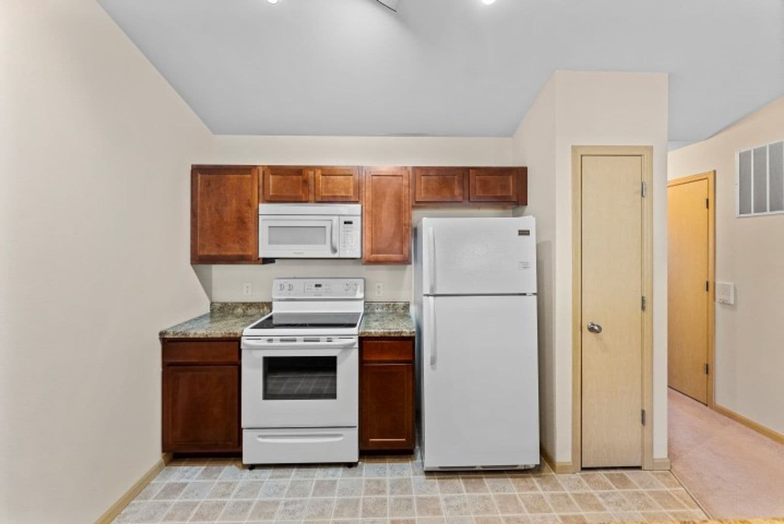 Middleton Apartment: 2862-2864-2866-2868 Pleasant View Rd