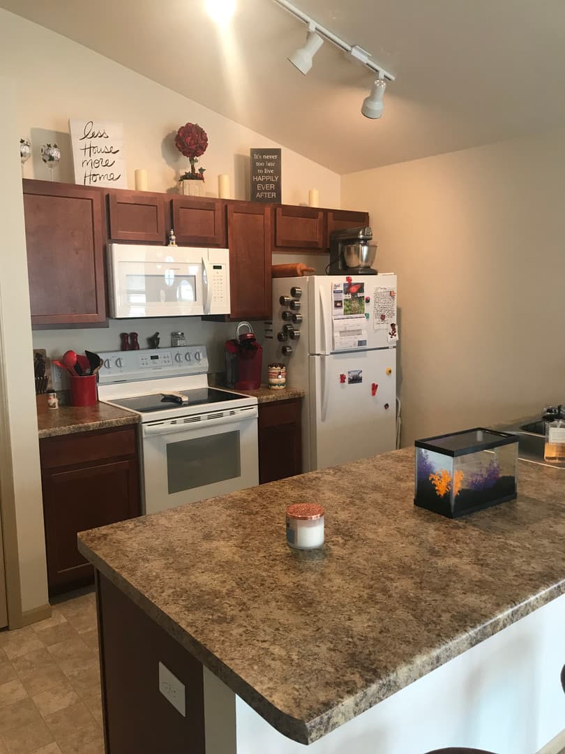 Middleton Apartment: 2850-2852-2854 Pleasant View Rd