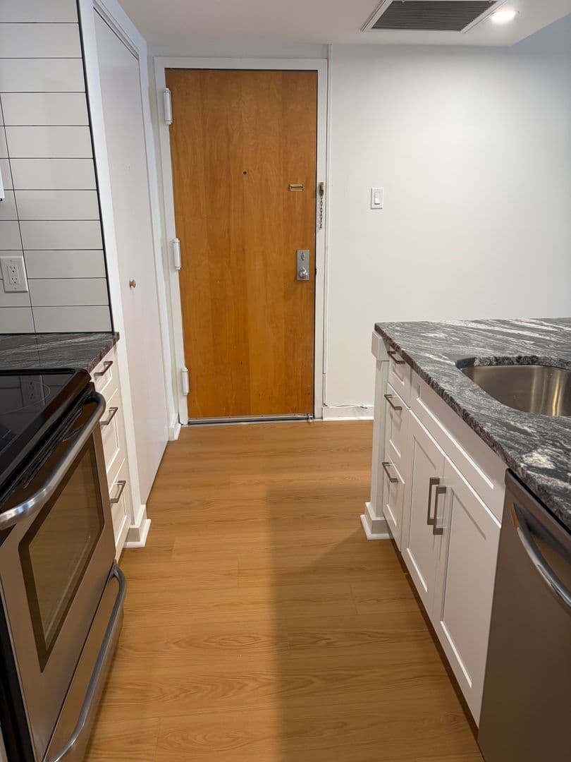 Philadelphia Apartment: 237 Chestnut Street - 1-407