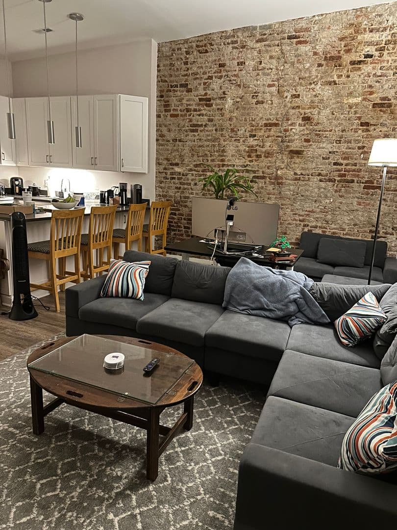 Philadelphia Apartment: 237 Chestnut Street - 1-517
