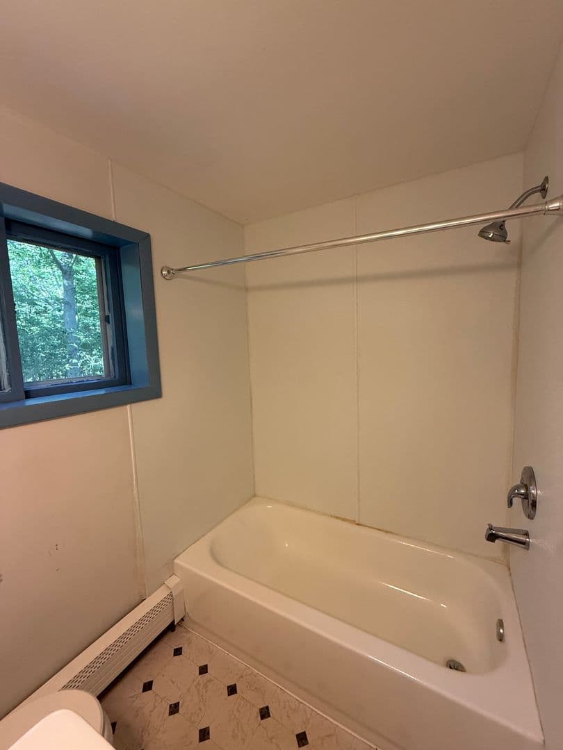 Upper Black Eddy House: 741 Lonely Cottage Rd