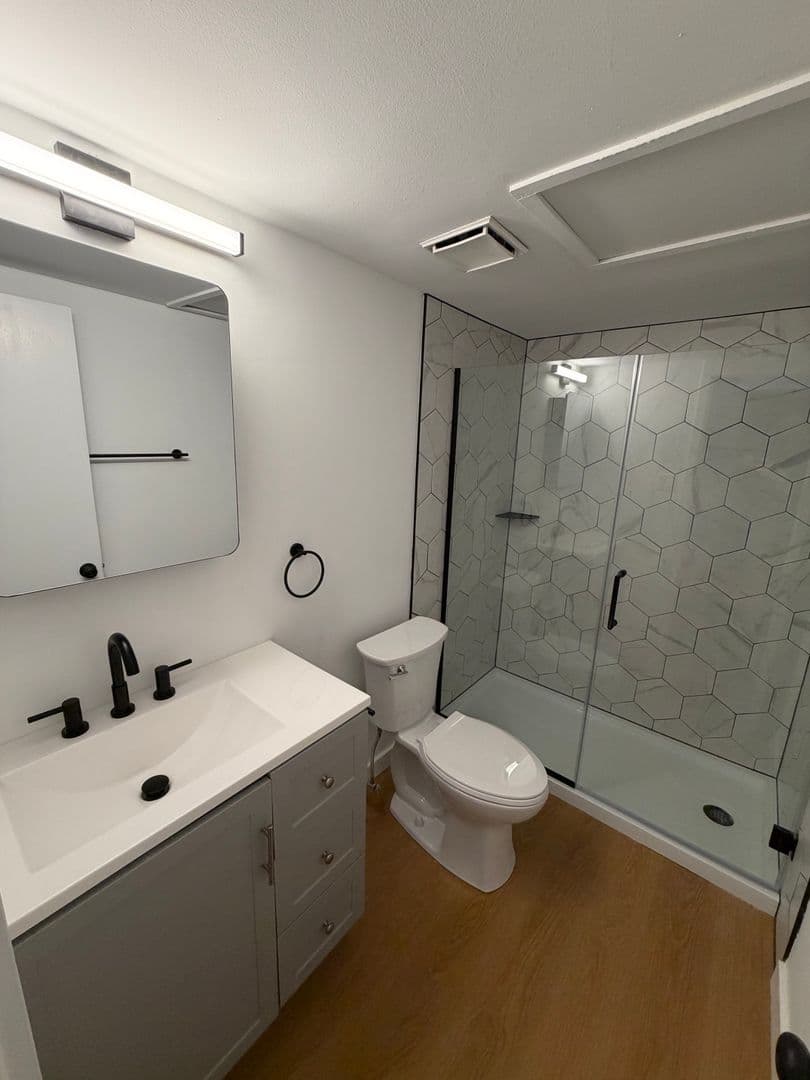 Philadelphia Apartment: 237 Chestnut Street - 1-203