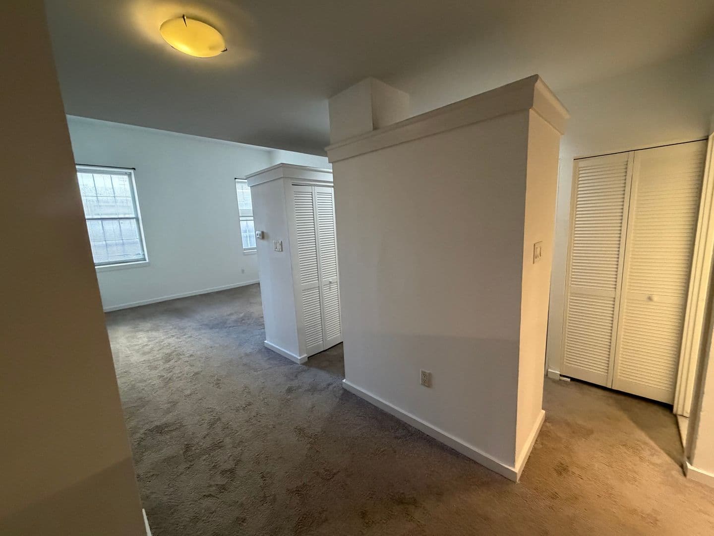 Philadelphia Apartment: 237 Chestnut Street - 1-103