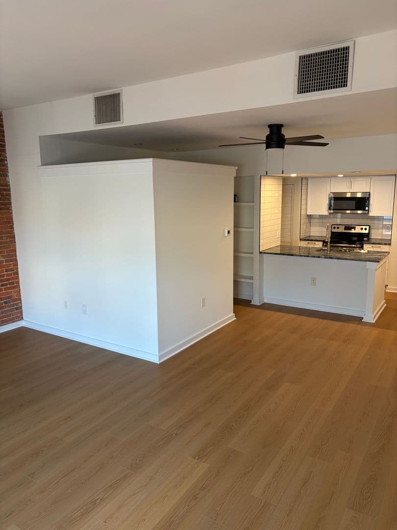 Philadelphia Apartment: 237 Chestnut Street - 1-407