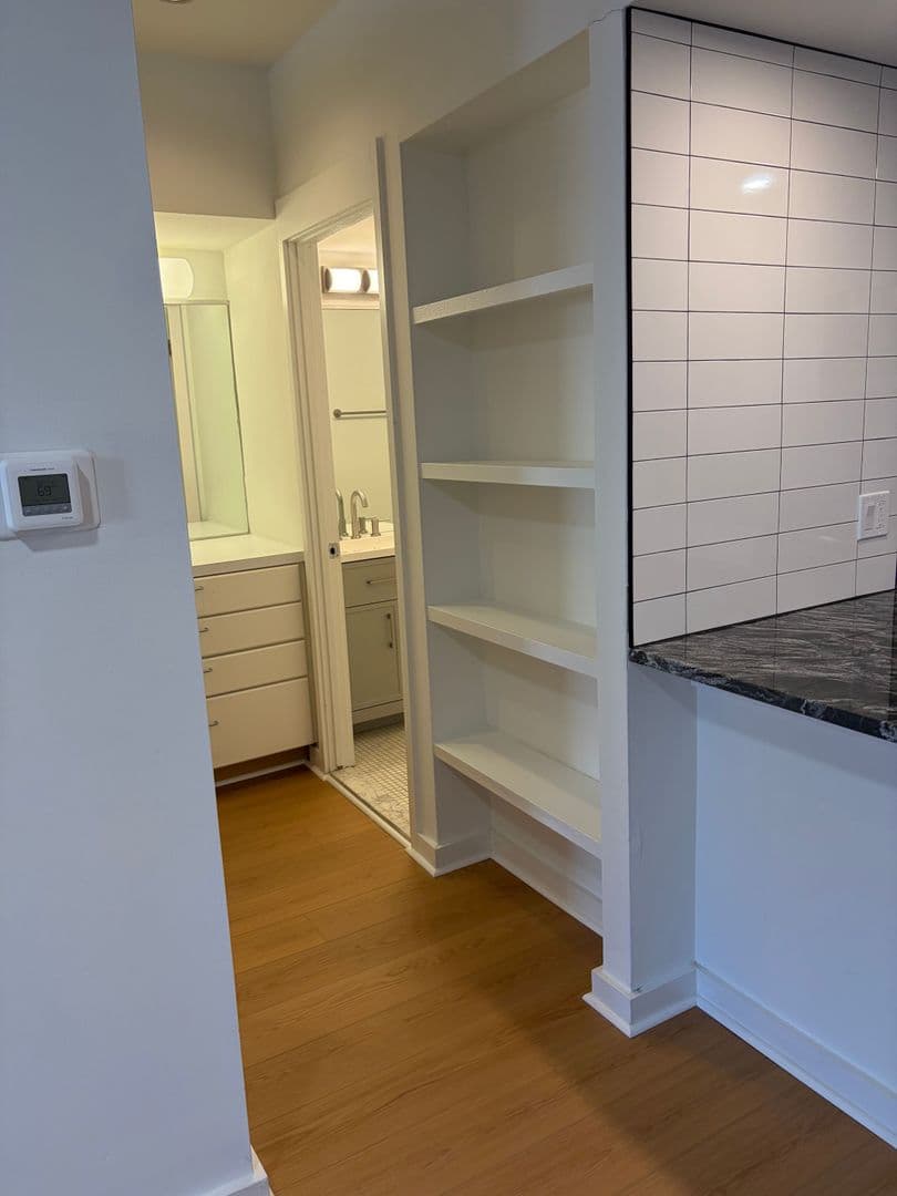 Philadelphia Apartment: 237 Chestnut Street - 1-407