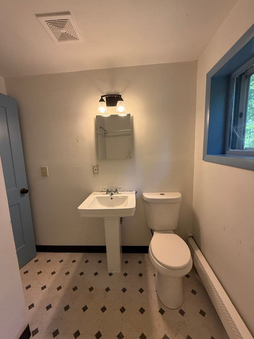 Upper Black Eddy House: 741 Lonely Cottage Rd