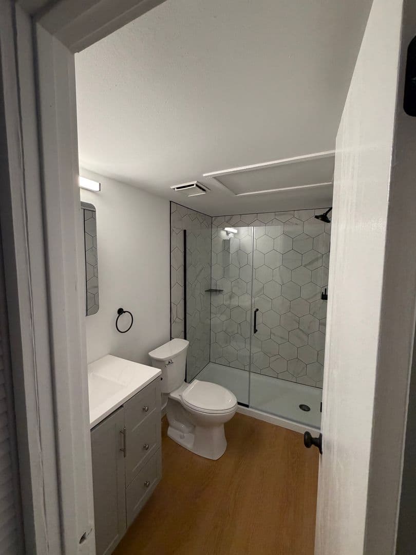 Philadelphia Apartment: 237 Chestnut Street - 1-203