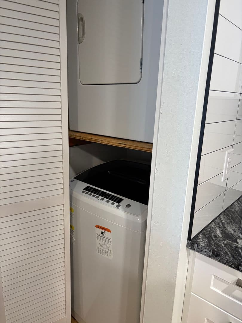 Philadelphia Apartment: 237 Chestnut Street - 1-407
