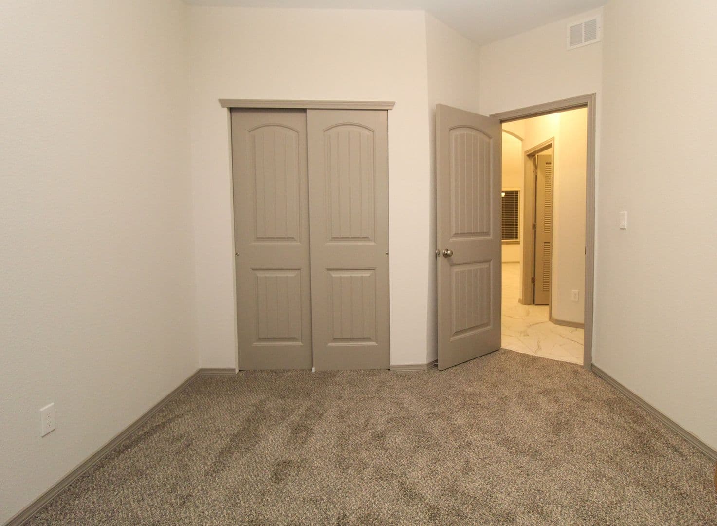 Horizon City House: 13709 Lago Vista Ave