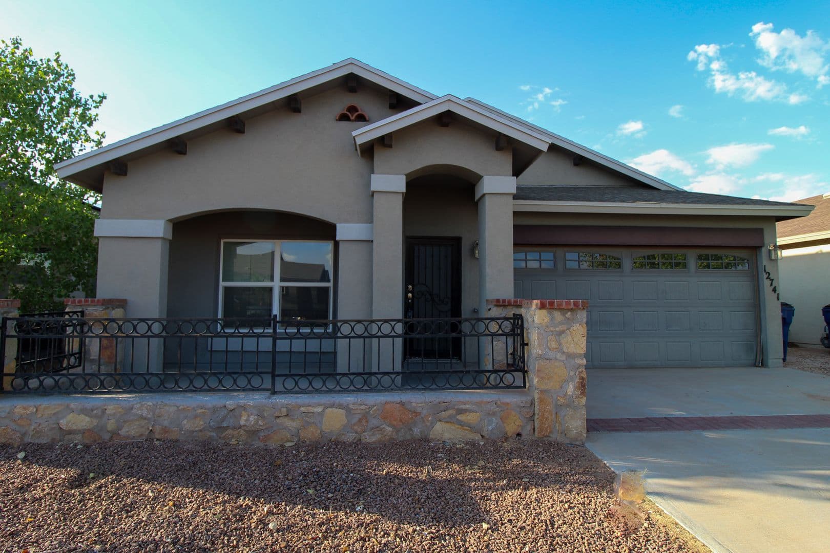 El Paso House: 12741 Tre Maximiliano Ave.