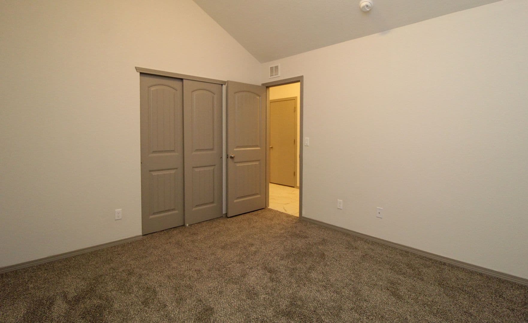 Horizon City House: 13709 Lago Vista Ave