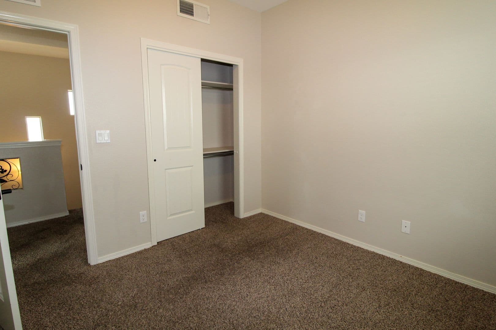 El Paso House: 2144 Robert Drennan