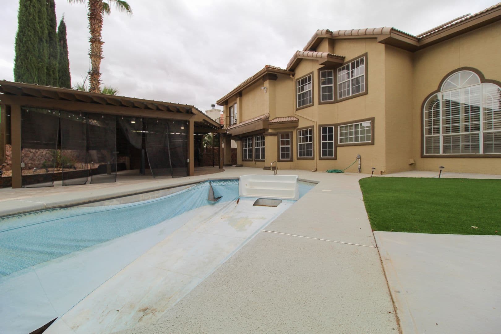 El Paso House: 1984 Paseo Granada Ln