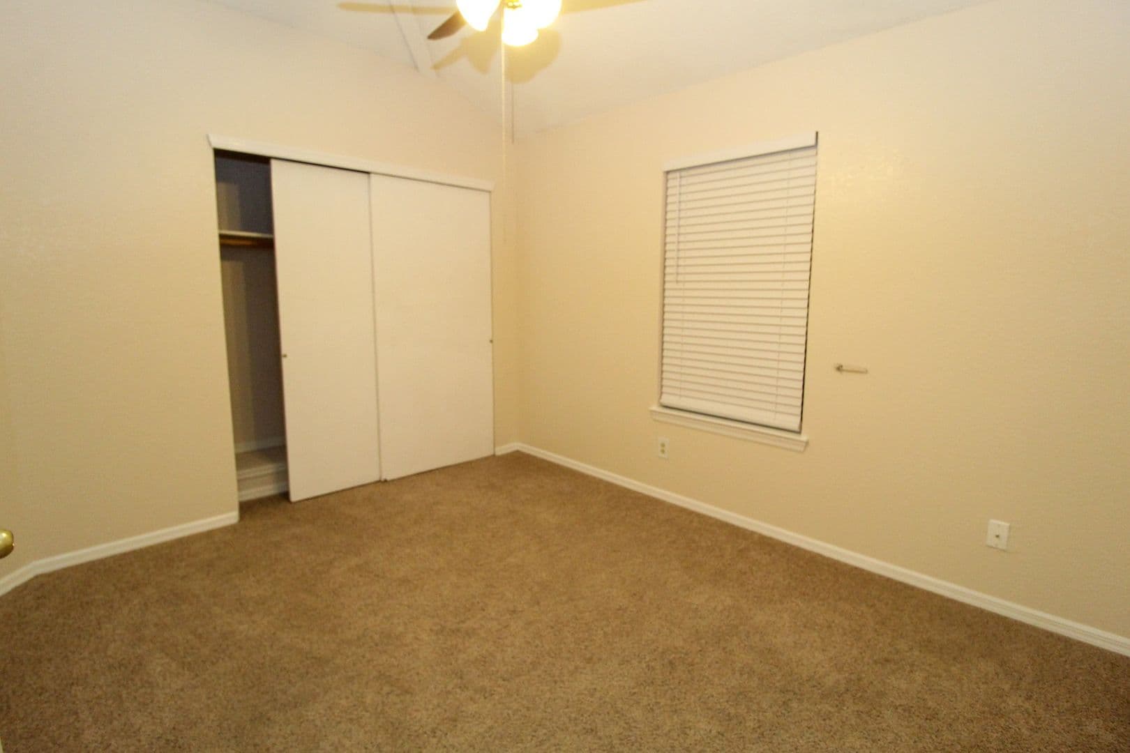 El Paso House: 11150 Loma Grande Dr.