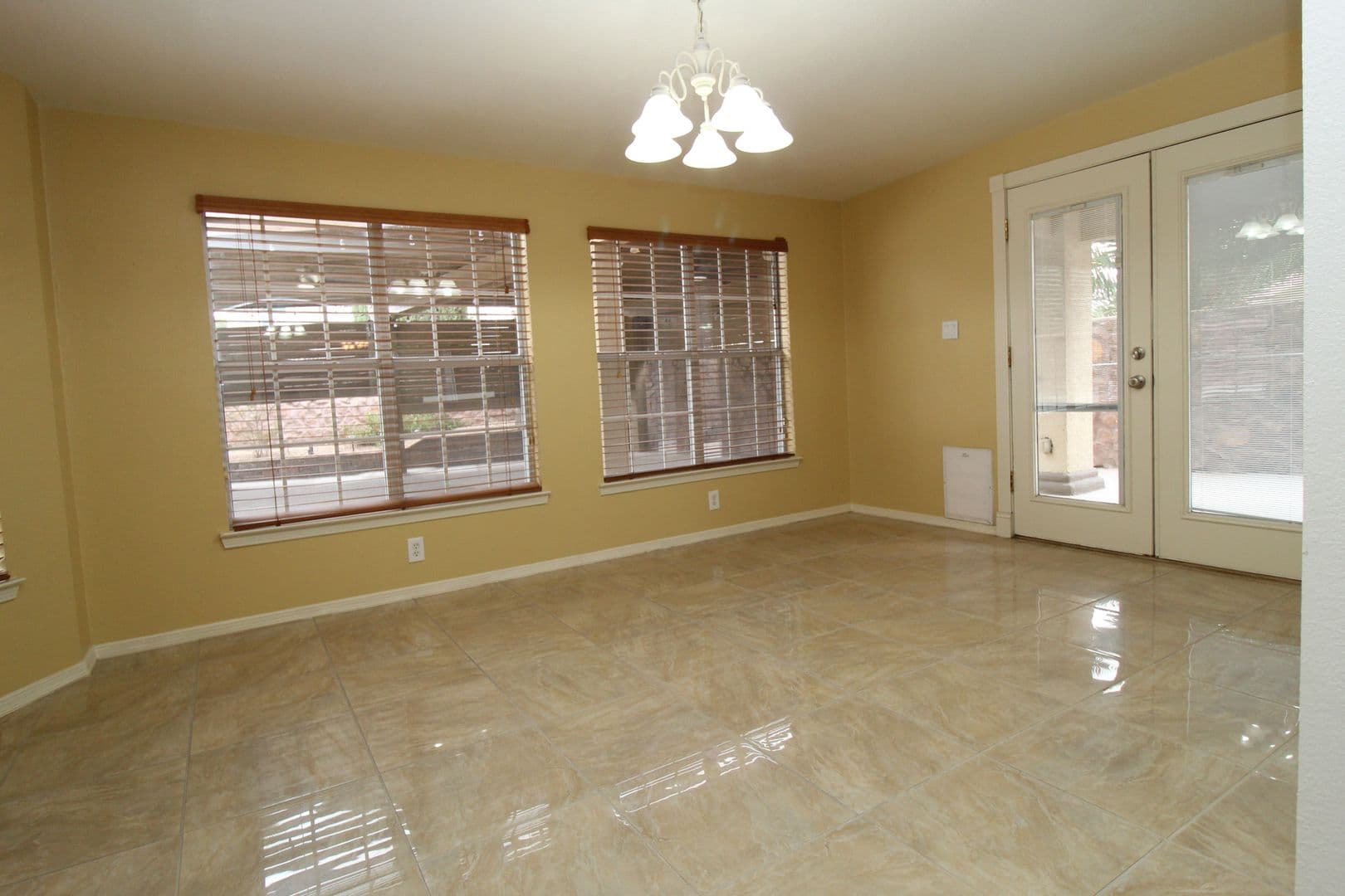 El Paso House: 1984 Paseo Granada Ln
