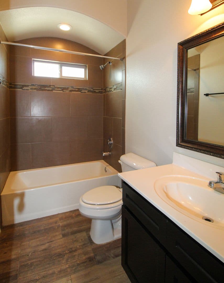 El Paso House: 2144 Robert Drennan
