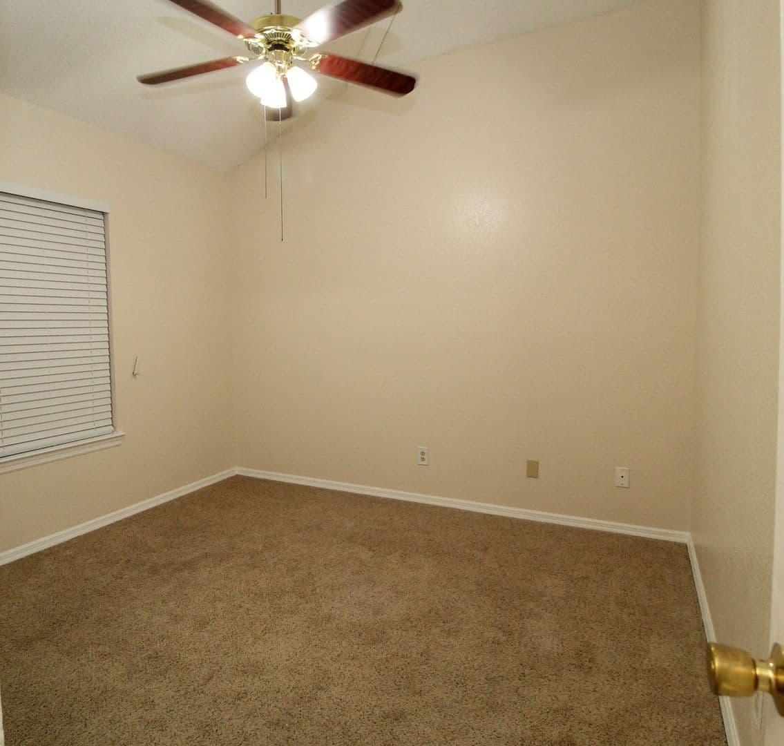 El Paso House: 11150 Loma Grande Dr.