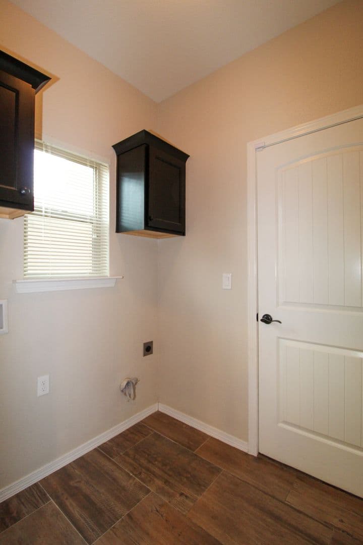 El Paso House: 2144 Robert Drennan
