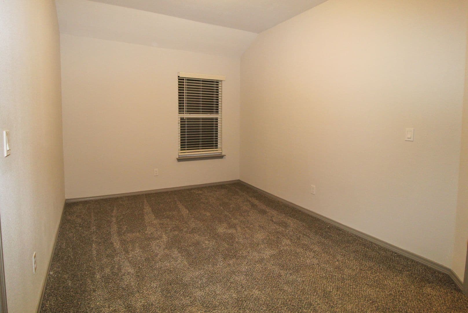 Horizon City House: 13709 Lago Vista Ave
