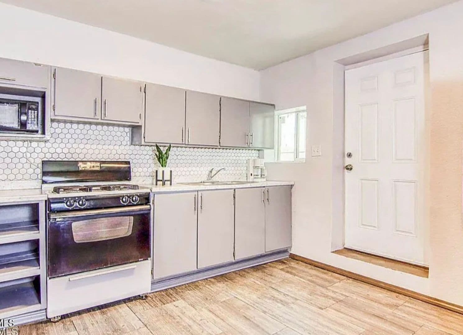 EL PASO House: 221 HADLOCK STREET APT B