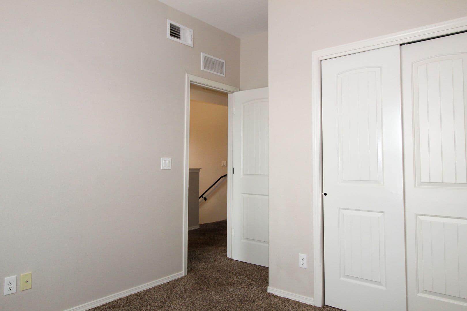El Paso House: 2144 Robert Drennan