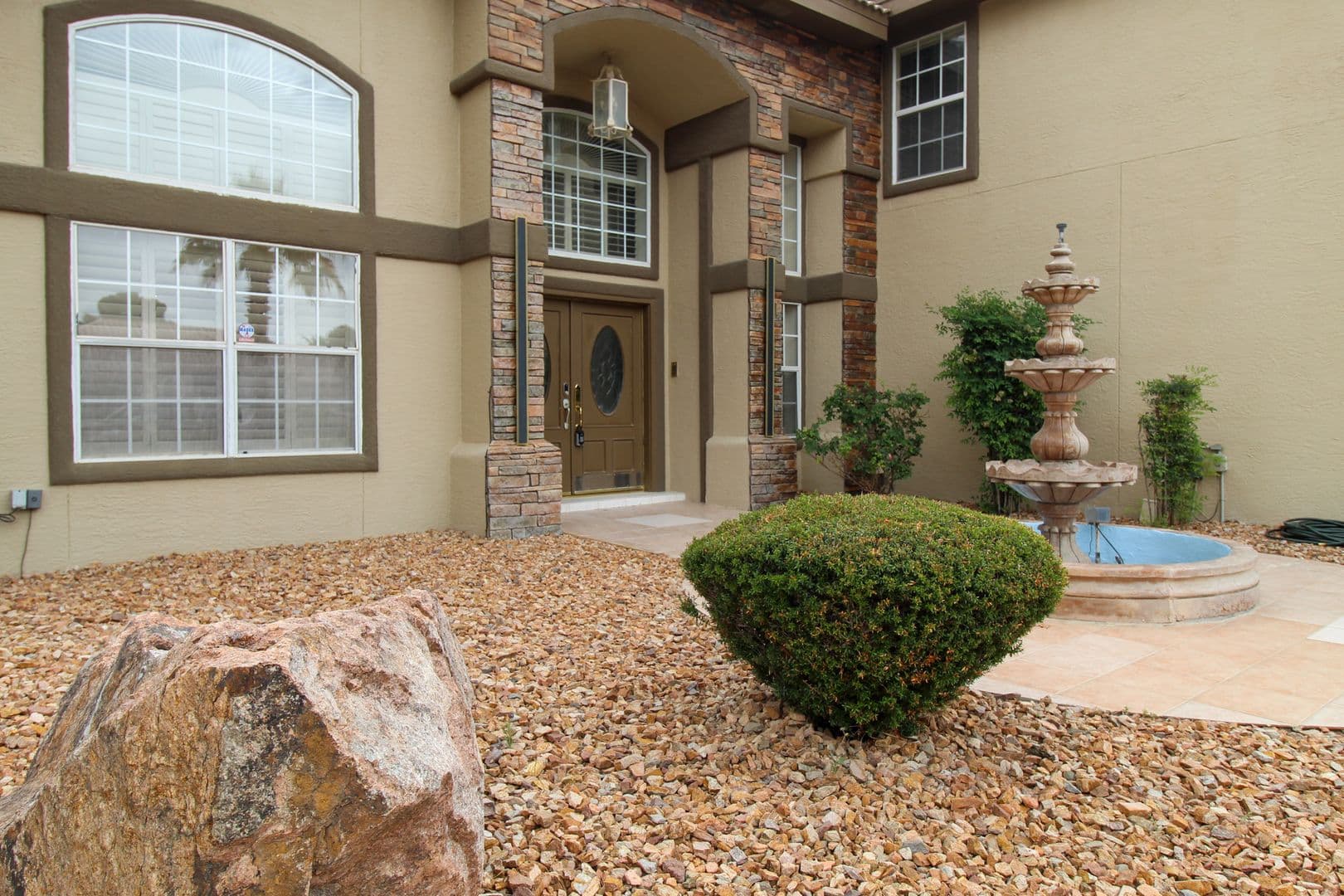 El Paso House: 1984 Paseo Granada Ln