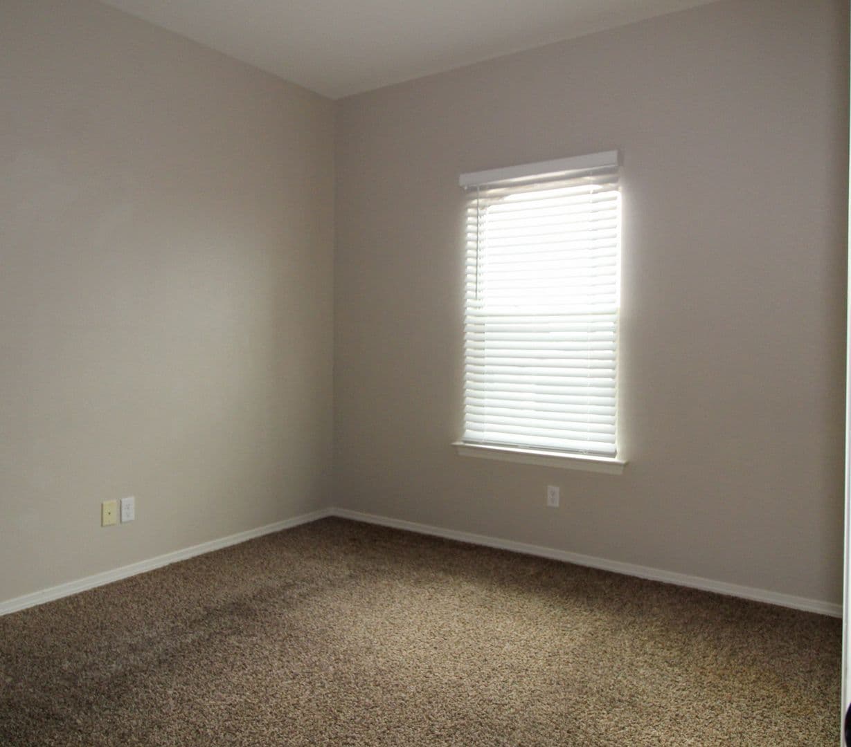 El Paso House: 2144 Robert Drennan