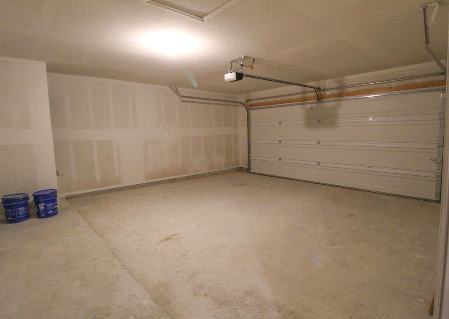 Horizon City House: 13709 Lago Vista Ave