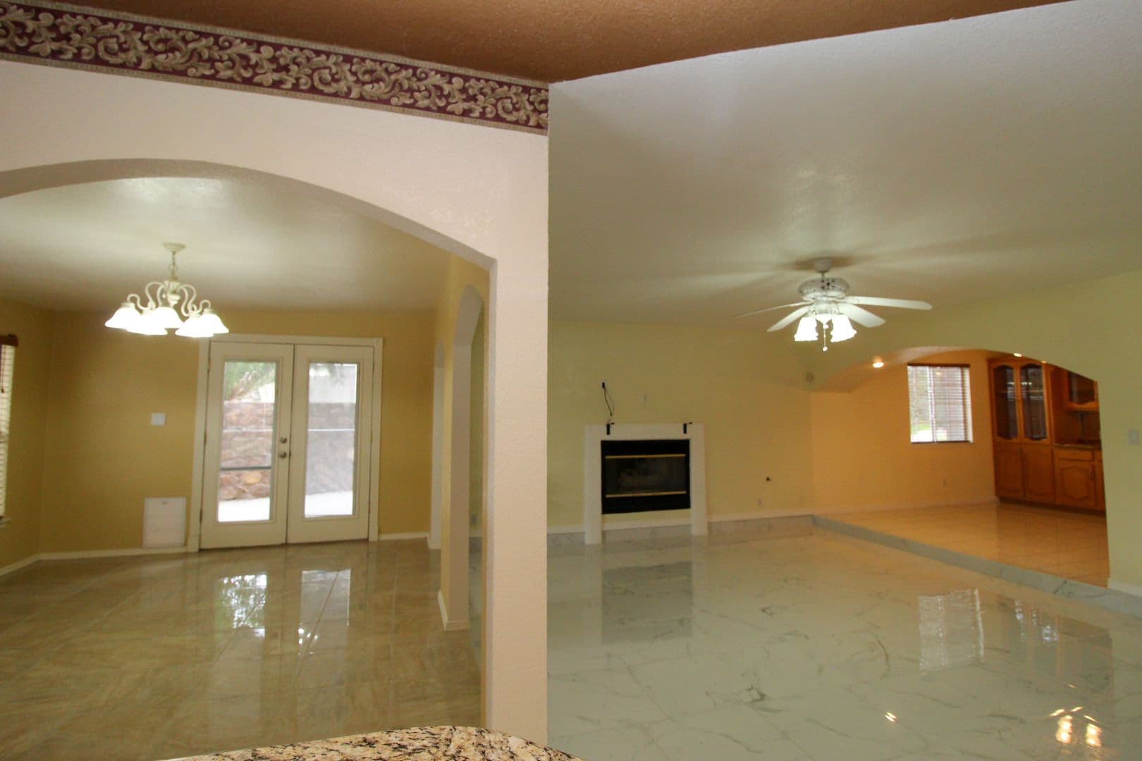 El Paso House: 1984 Paseo Granada Ln