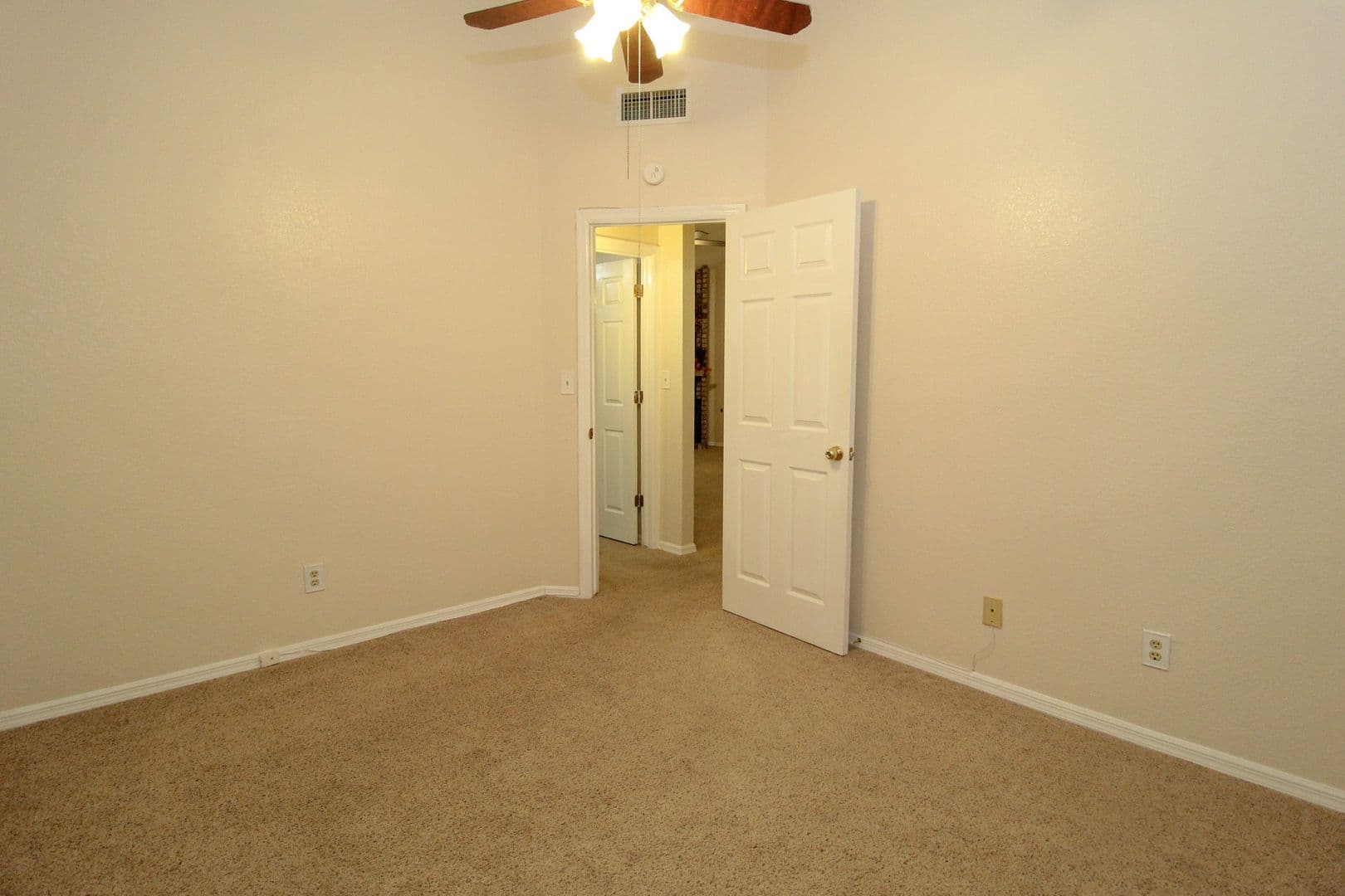 El Paso House: 11150 Loma Grande Dr.