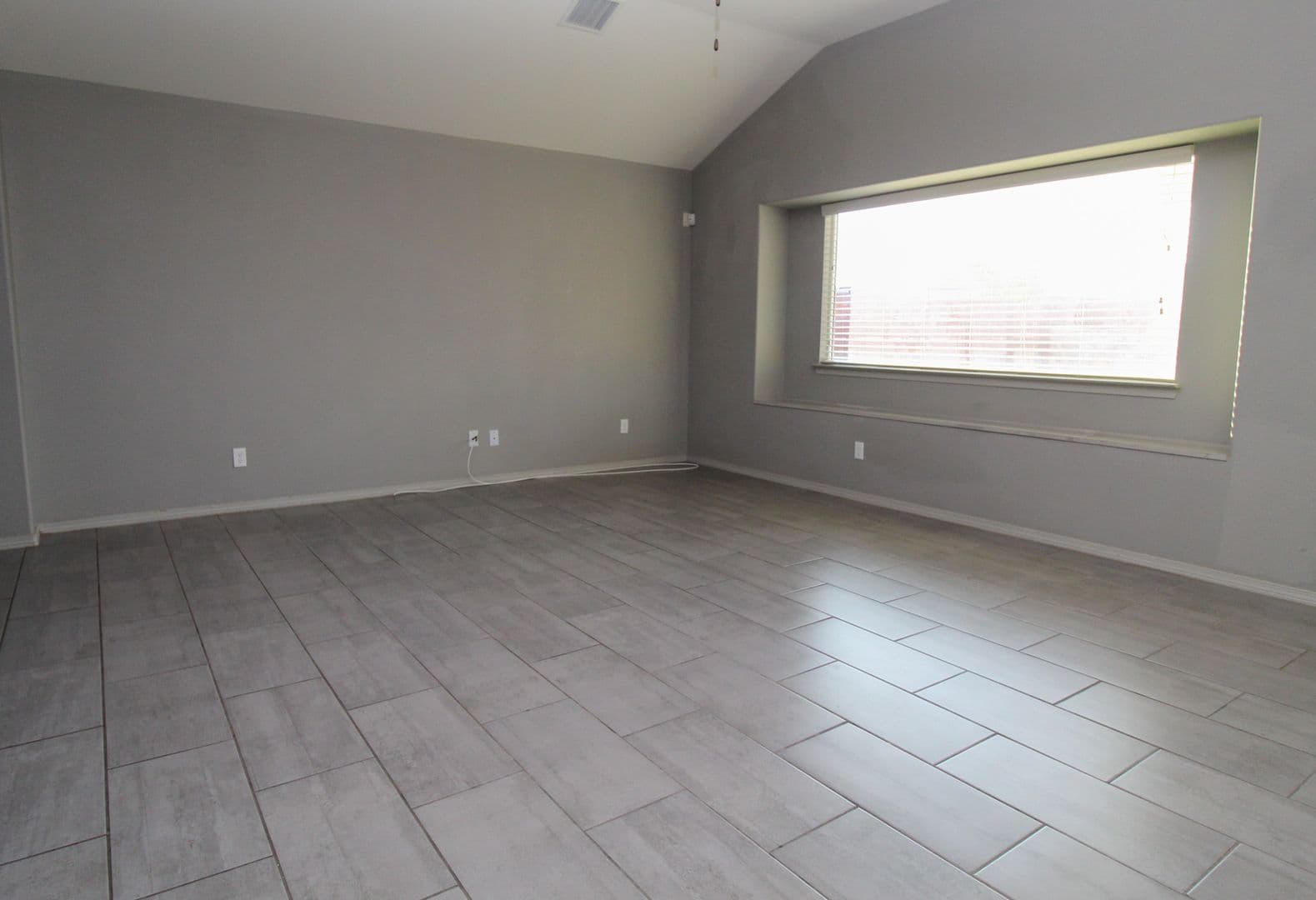El Paso House: 12741 Tre Maximiliano Ave.